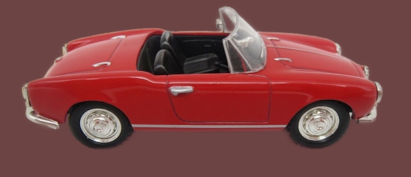 Universal Hobbies Alfa Romeo Giulietta Spider 1960 DieCast Model (3008)